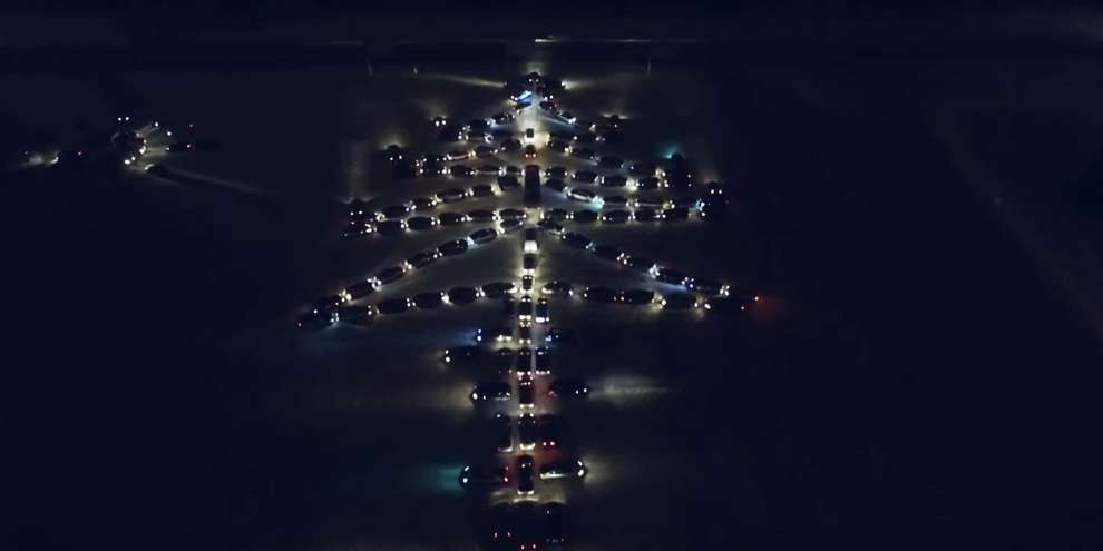 Автомобилисты Екатеринбурга к Новому году соберут на стоянке огромную автоёлку