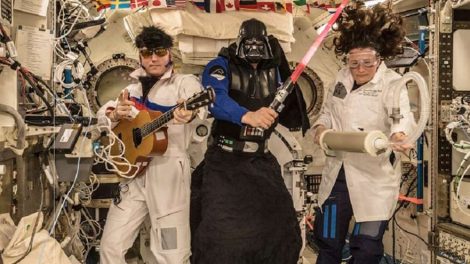 Космонавты устроили на МКС вечеринку в честь Хэллоуина