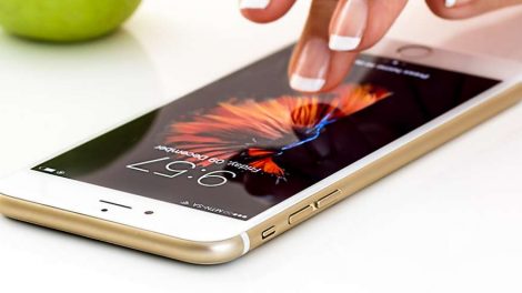 Корпорация Apple пообещала снизить цены на некоторые модели iPhone