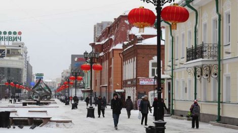 Красные фонарики: улицу Вайнера подготовили к Китайскому Новому году (ФОТО)