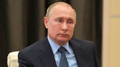 Владимир Путин повысил себе зарплату и ряду высокопоставленных чиновников