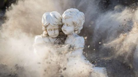 Концертный хор исполнил в Исаакиевском соборе песню про ядерную бомбардировку США