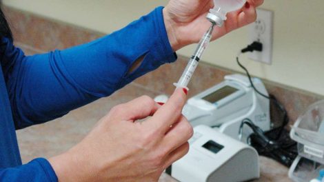 Минздрав РФ зарегистрировал первую отечественную вакцину от пяти заболеваний