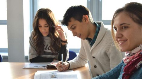 Больше 50% выпускников свердловских колледжей считают высшее образование ненужным