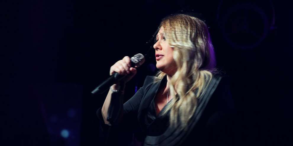 Ева Польна с программой «Глубокое Синее Море» в Екатеринбурге стала настоящим подарком на 8 марта (ФОТО, ВИДЕО)