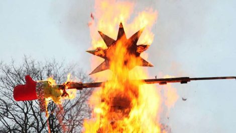 Масленица в Екатеринбурге:  В ЦПКиО проводили зиму массовыми гуляниями (Фото, Видео)