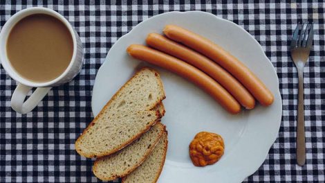 Качественных нет: Росконтроль проверил качество российских сосисок