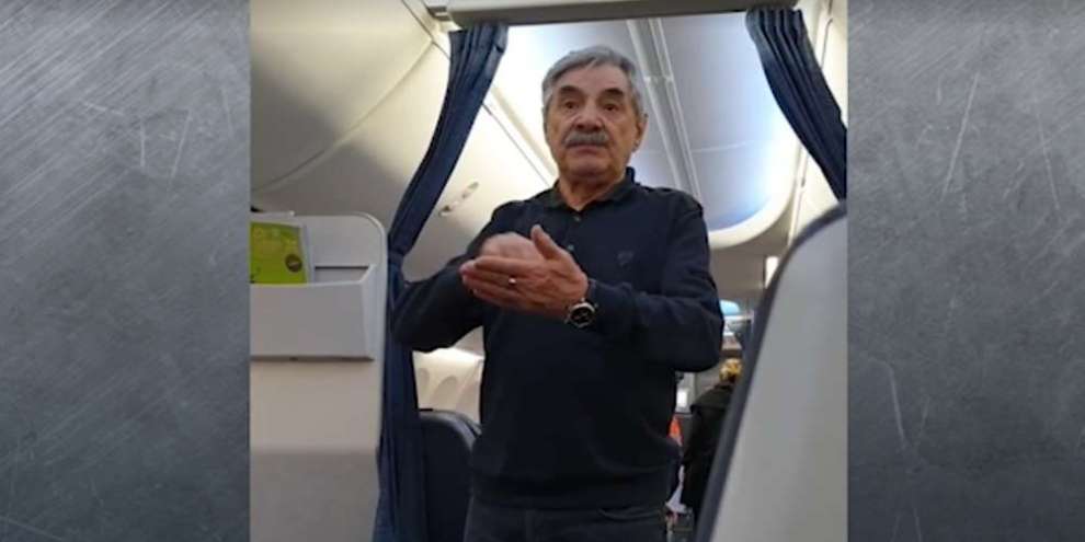 Актера Панкратова-Черного сняли с рейса из-за водки (ВИДЕО)