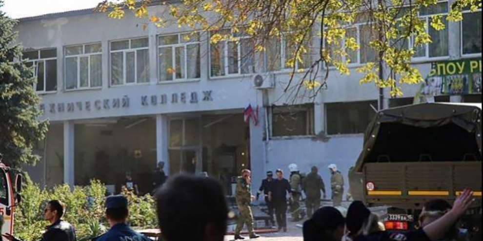 Бекмамбетов спродюсирует фильм о трагедии в керченском колледже