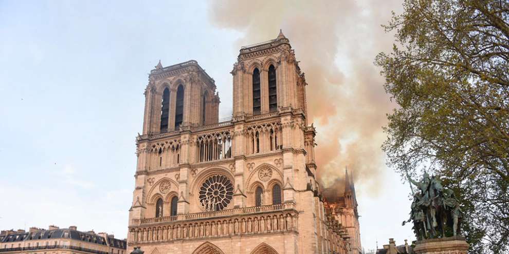 В России организуют сбор средств на восстановление Нотр-Дама