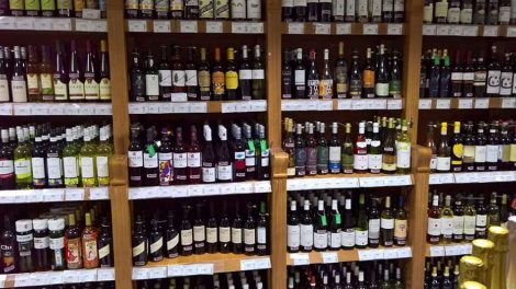 Правительство запретило госучреждениям закупать импортное вино