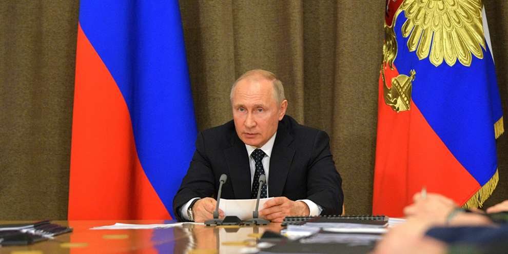 Путин присвоил имена аэропортам