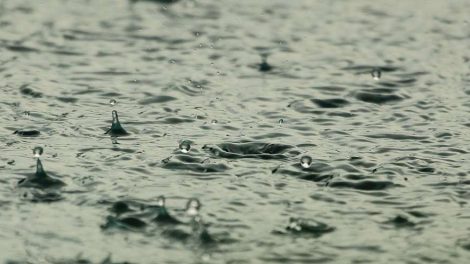 Из-за грозы в Кольцово массово задерживают рейсы