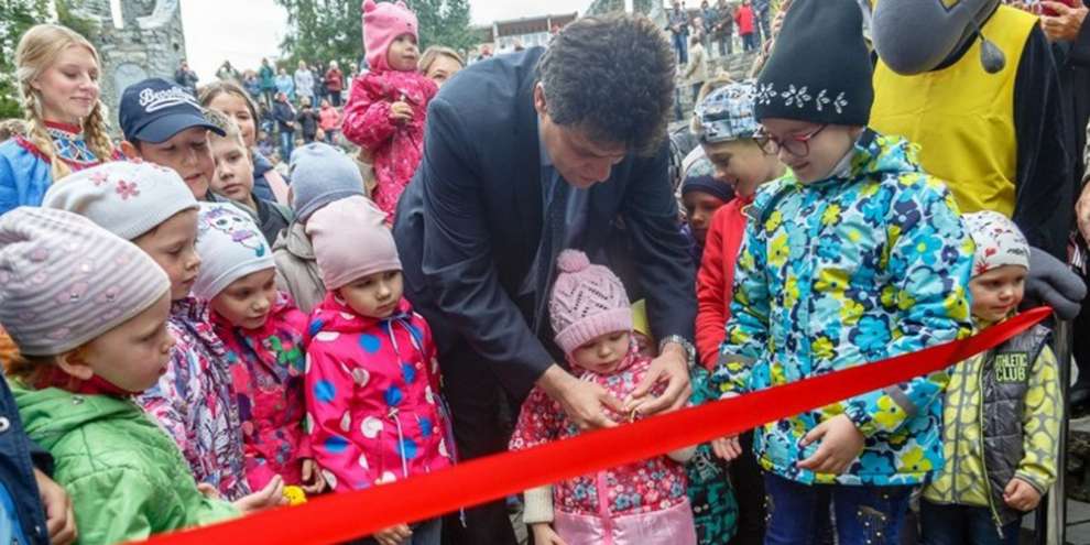 В Екатеринбурге открылся обновленный сквер Первых строителей МЖК