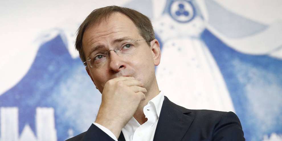 Мединский подарил Тарантино сборник стихов Пастернака