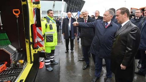 Дмитрий Медведев побывал на выставке «Дорога-2019» в Екатеринбурге