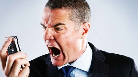 В Минюсте предложили регулировать звонки от роботов-коллекторов