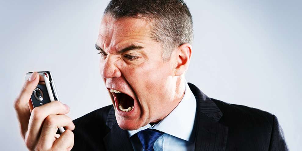 В Минюсте предложили регулировать звонки от роботов-коллекторов