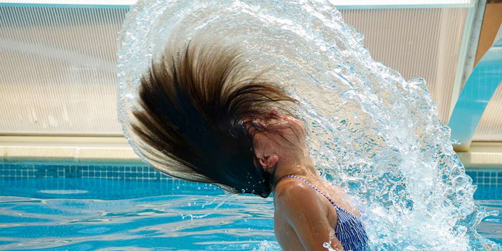 Верховный суд отменил справки для бассейна