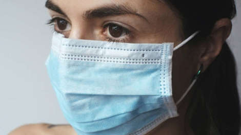 Жители Екатеринбурга могут получить медицинские маски бесплатно