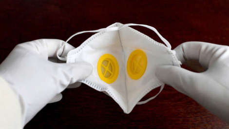 Минтруд отвечает: Домой отправили ради безопасности. Теперь зарплату урежут?