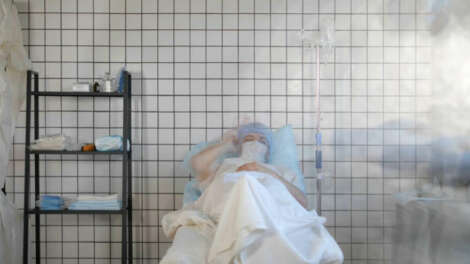 Роспотребнадзор спрогнозировал угасание пандемии COVID-19