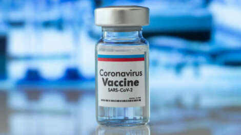 Минздрав одобрил применение вакцины «Спутник V» для пожилых