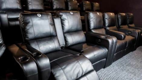 Весной в Екатеринбург из Челябинска зайдет сеть “мягких” кинотеатров