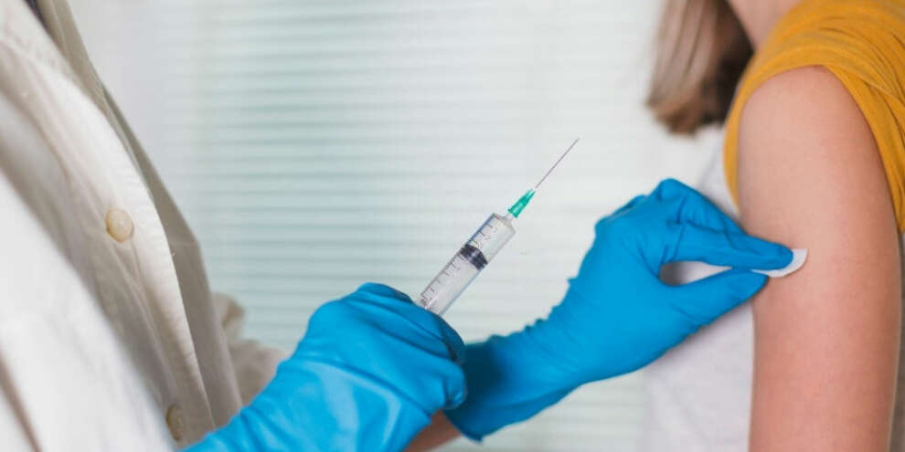 В Кольцово открылся пункт вакцинации от COVID-19