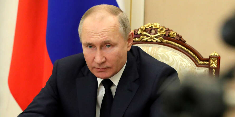 Путин допустил снятие COVID-ограничений в России к концу лета