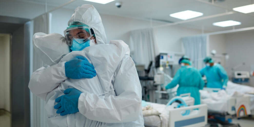 В Свердловскую область доставили 30,6 тысячи доз вакцины от COVID-19