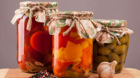 Россиян опасаются за штрафы хранения консервации в подвалах многоквартирников