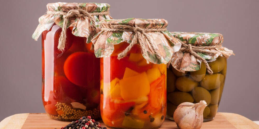 Россиян опасаются за штрафы хранения консервации в подвалах многоквартирников